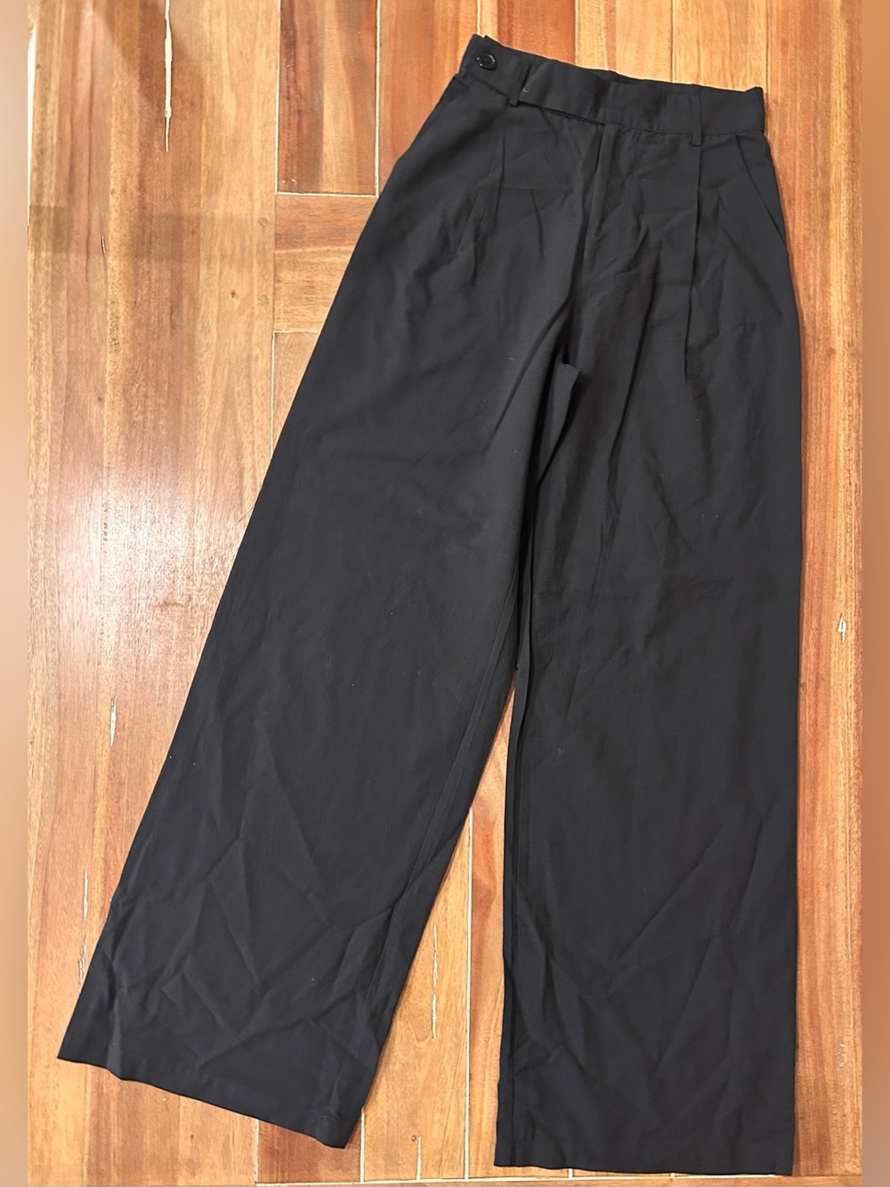 Wisteria Lane Black Wide-Leg pants. Small.